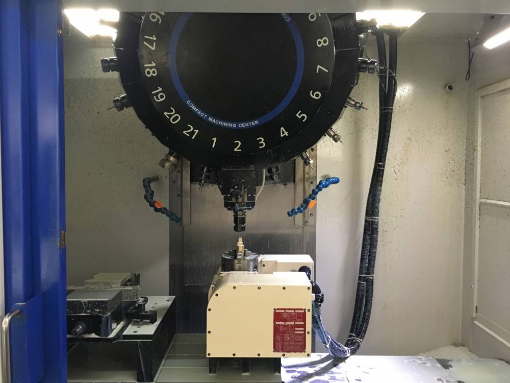 Four-axis CNC machining center - MAYHO