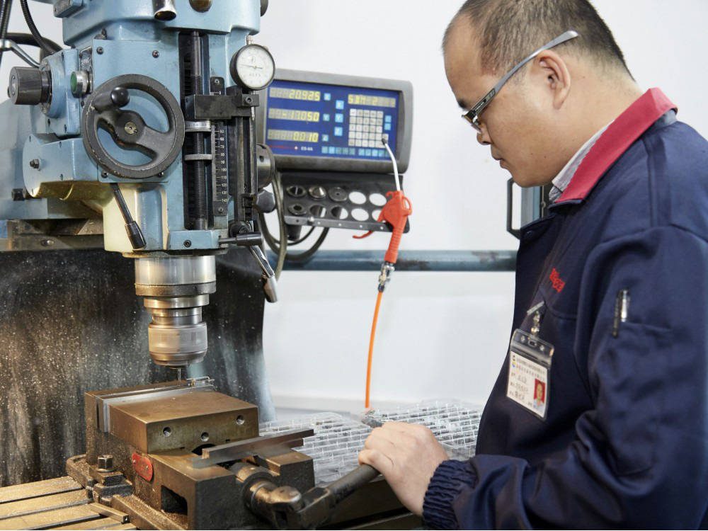 Manual milling machine processing equipment - MAYHO