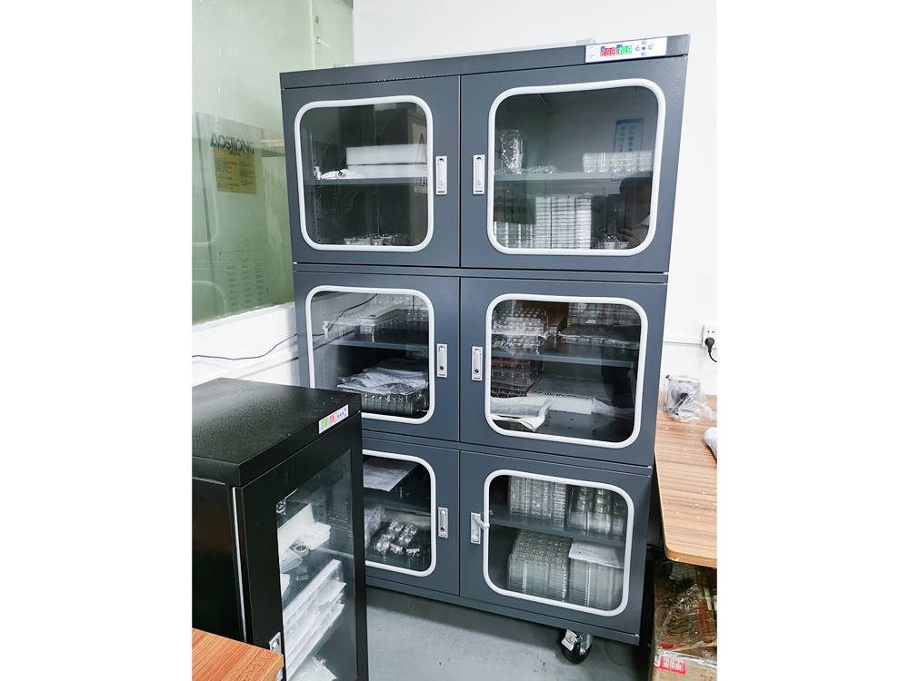 Moisture proof cabinet - MAYHO