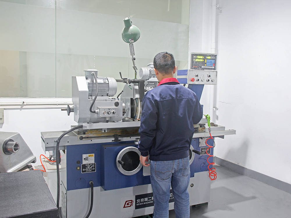 External cylindrical grinding machine - MAYHO