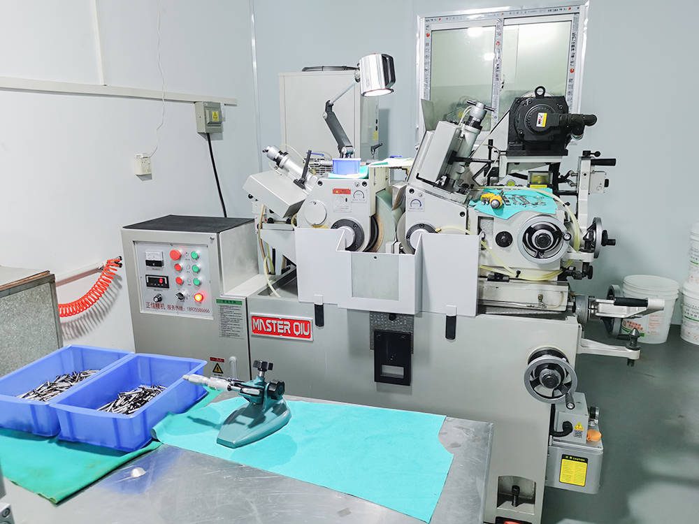 Centerless grinding machine - MAYHO