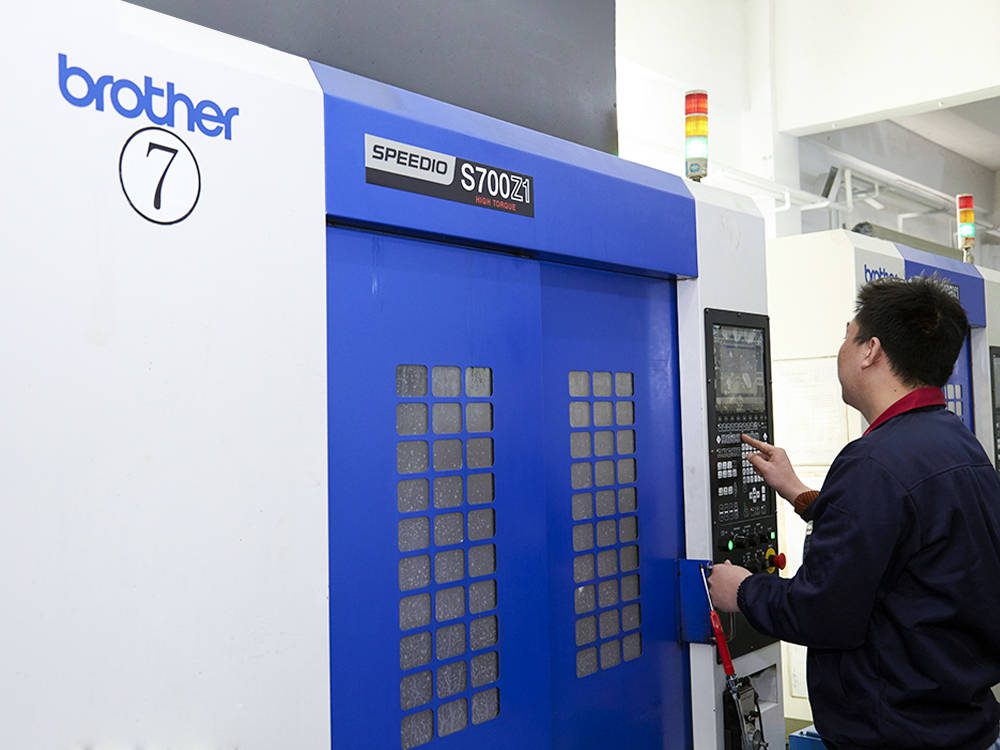 CNC machining center - MAYHO