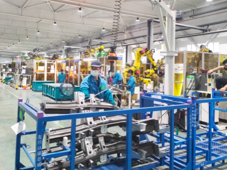 Boosting Efficiency and Safety in Sheet Metal Processing with MAYHO Intelligent Lifting Systems - MAYHO