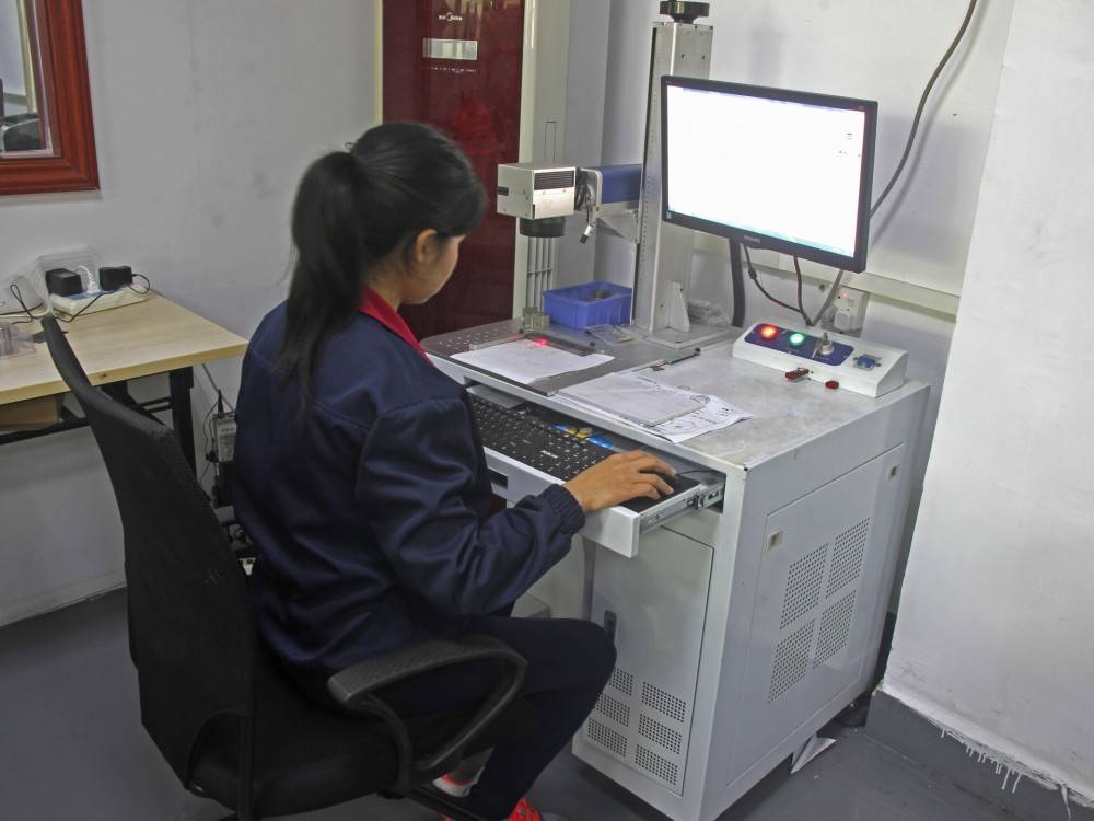 Laser marking machine - MAYHO
